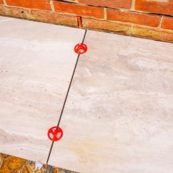 Azpects EASYTileAlign Red Levelling Caps - Bag of 50 - Image 4