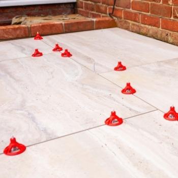 Azpects EASYTileAlign Red Levelling Caps - Bag of 50 - Image 5