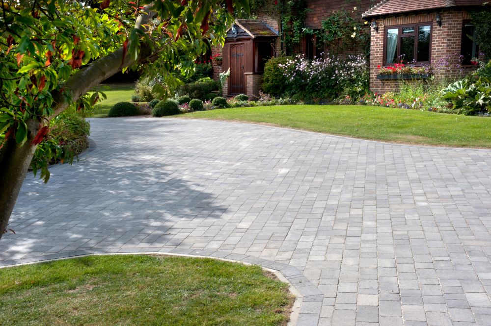 Brett Alpha Paving 140mm x140mm x 50mm Medium Silver Haze