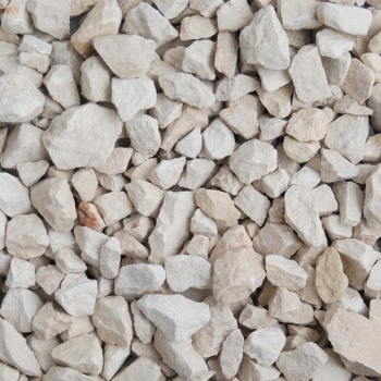 Long Rake Spar Cotswold Chippings 10mm-20mm Poly Bag - Image 2